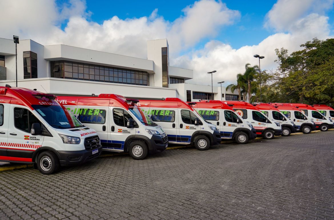 Governo de Santa Catarina entrega 21 novas ambulâncias ao SAMU e