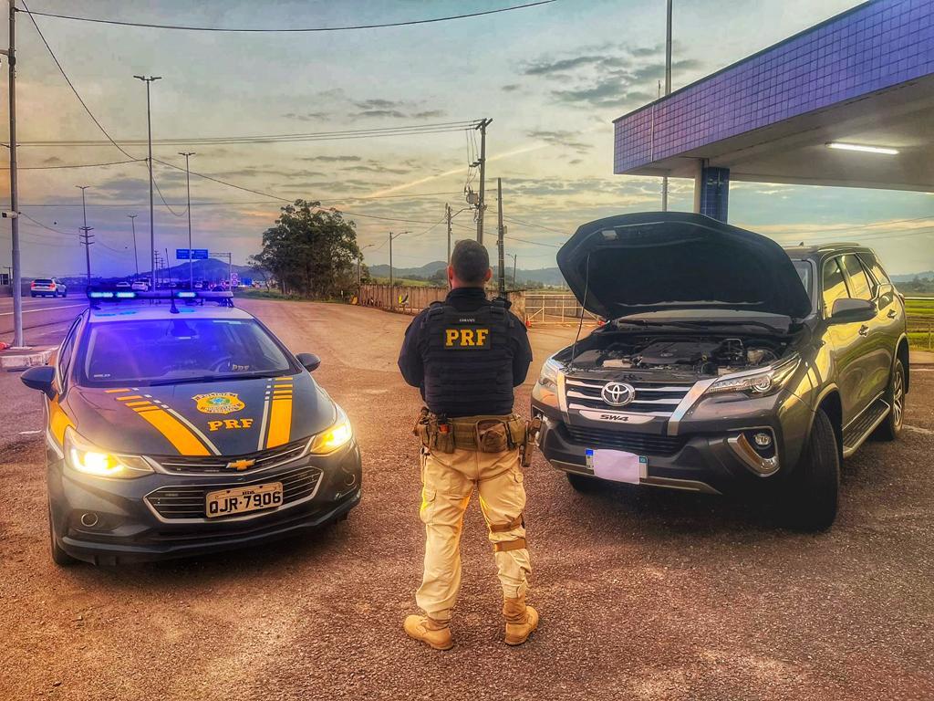 Camioneta Roubada No Rs E Que Circulava Clonada Recuperada Em Tubar O