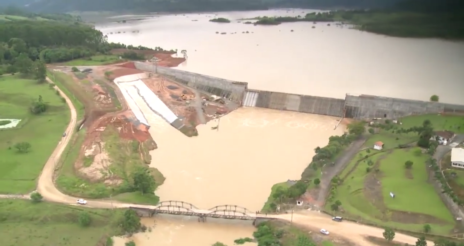 Crusoé: Principal barragem de SC, sem manutenção há 10 anos, emperra