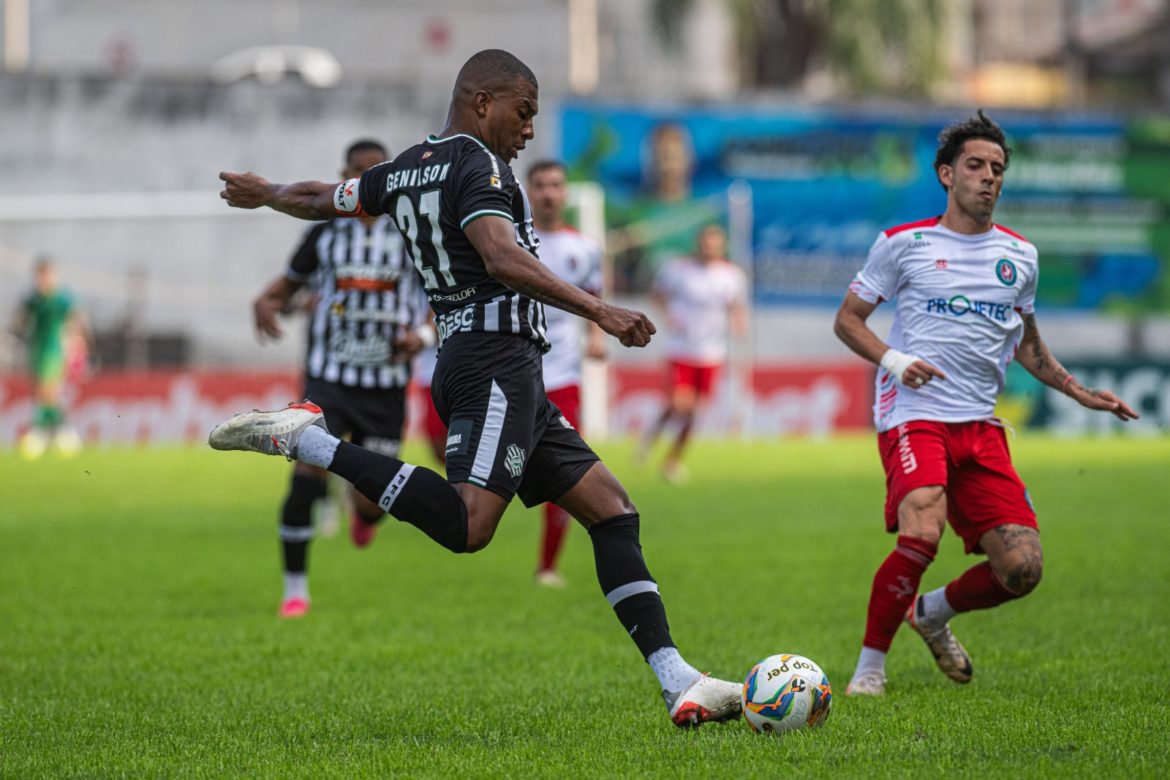 Figueirense perde novamente e aumenta a crise no final da temporada